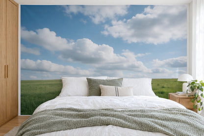 Tissu imprimé XXL : vaste ciel bleu aux cumulus sur prairie d'été, mur entier derrière le lit