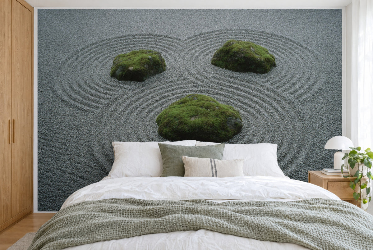 Grande tenture murale Jardin zen au gravier ratissé dans la chambre, sur tout le mur derrière le lit – tapisserie en tissu